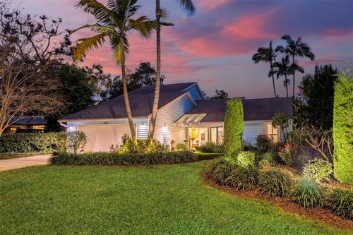 935 42nd Ave N, ST PETERSBURG, FL, 33703-4531 | Card Image