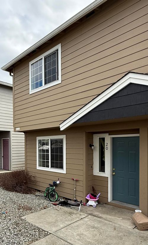 apt-20-2030 Brookhurst St, Medford, OR, 97504-5767 | Card Image