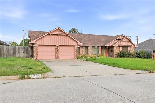 2708 N Meridian Place, Oklahoma City, OK, 73127 | Card Image