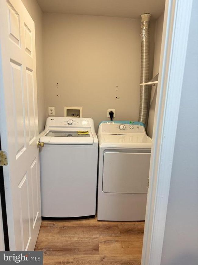 APT-104 - 1061 Gardenview Loop, Condo with 2 bedrooms, 2 bathrooms and null parking in WOODBRIDGE VA | Image 4