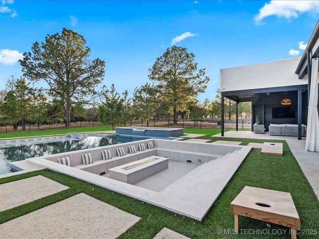 605 E Florence St, House other with 5 bedrooms, 5 bathrooms and null parking in Broken Arrow OK | Image 7
