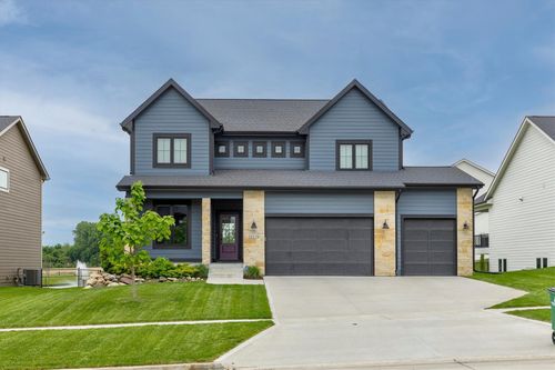 11174 Westport Dr, West Des Moines, IA, 50266-8454 | Card Image