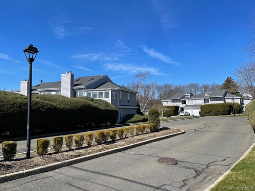 46 Vista Dr S, Manorville, NY, 11949 | Card Image