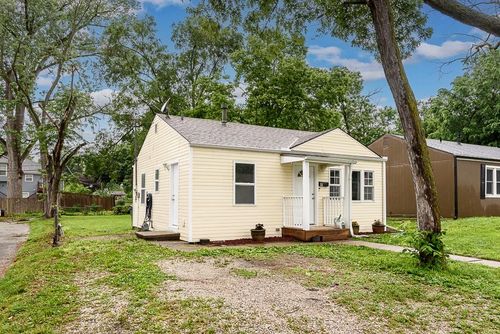 312 Cornell Ave, Bonner Springs, KS, 66012-1112 | Card Image