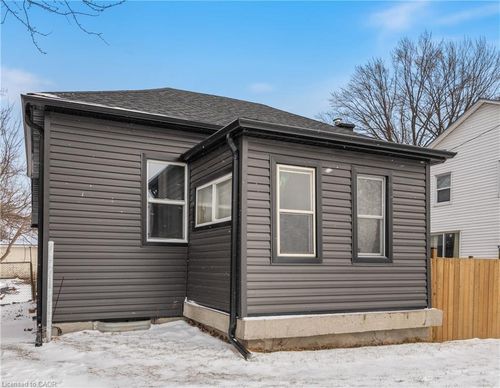 162 Brock Street N, Sarnia, ON, N7T5Z1 | Card Image