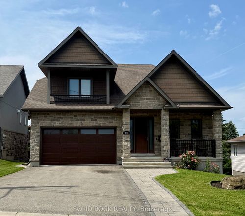 246 Lera St, Smiths Falls, ON, K7A5M3 | Card Image