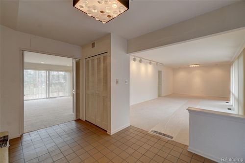 6974 Woodside Trl, West Bloomfield, MI, 48322-3917 | Card Image