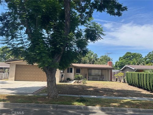 1276 Evergreen St, Santa Ana, CA, 92707-1404 | Card Image