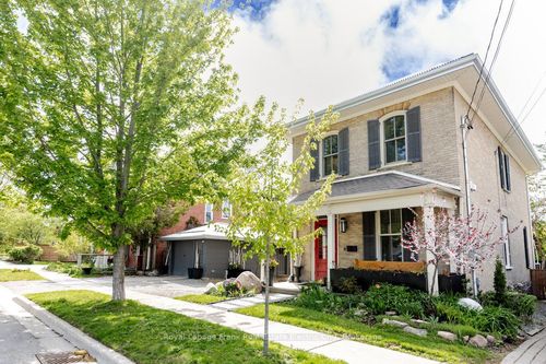 11 Conger St, Peterborough, ON, K9H4Y7 | Card Image
