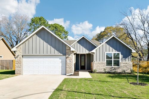 129 Callie St, Smithville, TX, 78957-2567 | Card Image