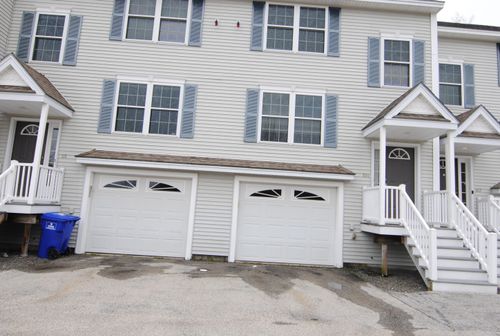 109 Overlook Cir, Hudson, NH, 03051-6410 | Card Image