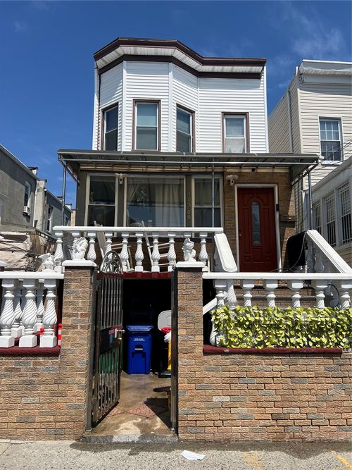 10309 32nd Ave, East Elmhurst, NY, 11369-2507 | Card Image