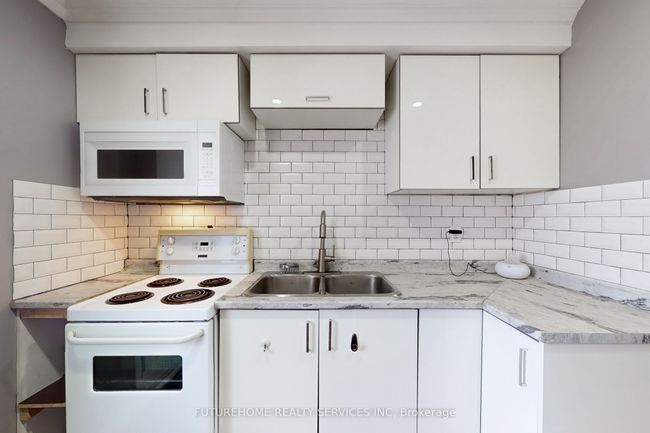 83 Sprucedale Way, Condo with 4 bedrooms, 4 bathrooms and 1 parking in Whitby ON | Image 8