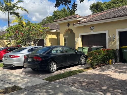 1221 Ne 32nd Ter, Homestead, FL, 33033-5313 | Card Image