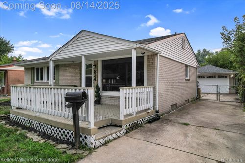 834 Forest St, Westland, MI, 48186-9208 | Card Image