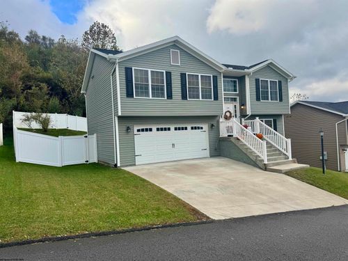 249 Woodbury Dr, Fairmont, WV, 26554-2248 | Card Image