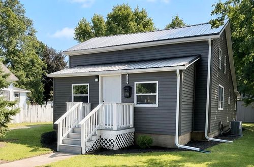 224 Washington St, Bronson, MI, 49028-1146 | Card Image