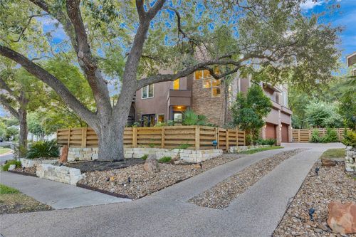 a-2504 Kinney Rd, Austin, TX, 78704-4920 | Card Image