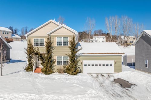 200 Butternut Road, Hartford, VT, 05001 | Card Image