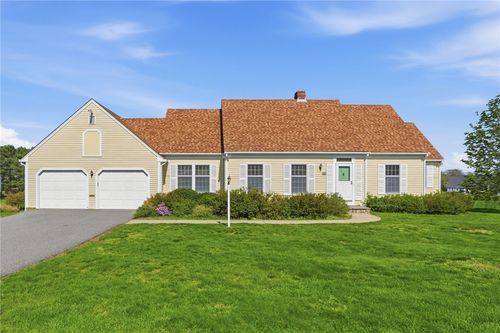 22 Roger Williams Ct, Portsmouth, RI, 02871-3810 | Card Image