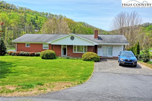 116 River Dr, Warrensville, NC, 28693-9256 | Card Image