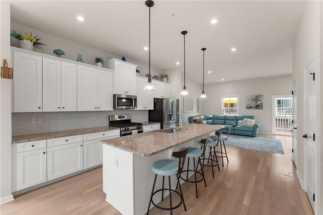 1001 Mohawk Ln, Townhouse with 3 bedrooms, 3 bathrooms and 2 parking in Mars PA | Image 10