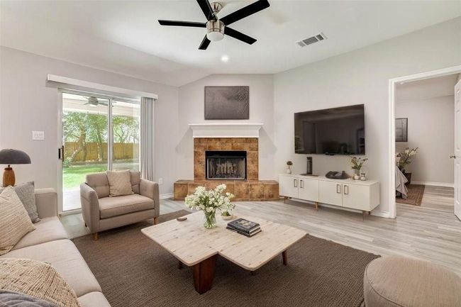 Photos marked as virtually staged are for visualization purposes only. Actual room dimensions and scale may vary. | Image 5
