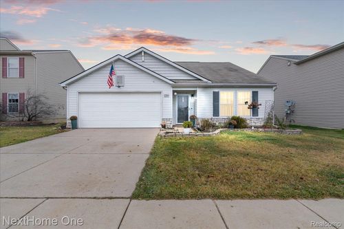 8564 Fox River Dr, Fowlerville, MI, 48836-8306 | Card Image