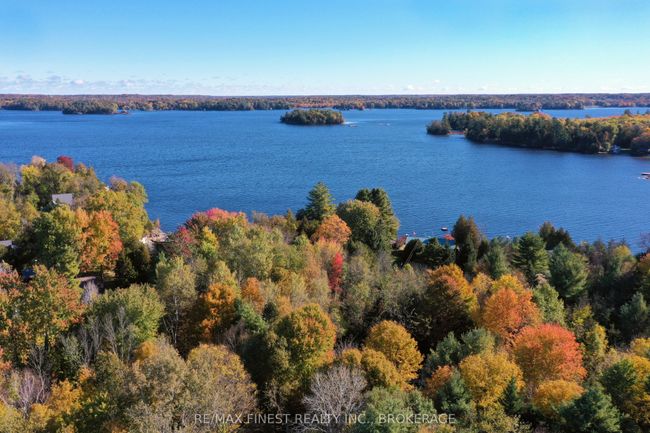 734 Short Point Rd, House other with 3 bedrooms, 3 bathrooms and 8 parking in Lyndhurst ON | Image 4