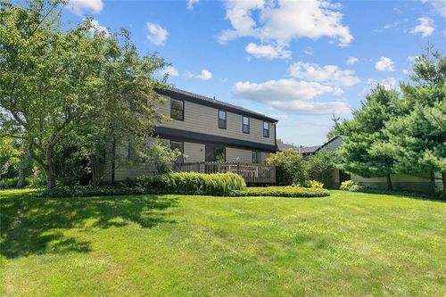 30 Battery Ln, Jamestown, RI, 02835-2703 | Card Image