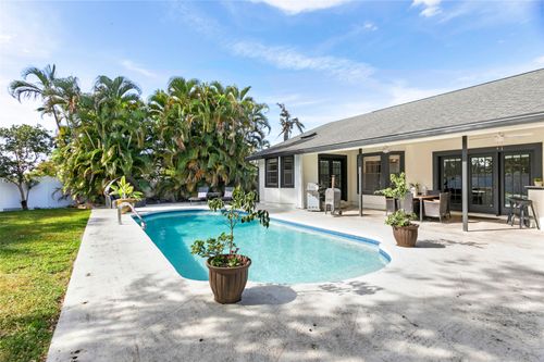 1855 Primrose Ln, Wellington, FL, 33414-8662 | Card Image