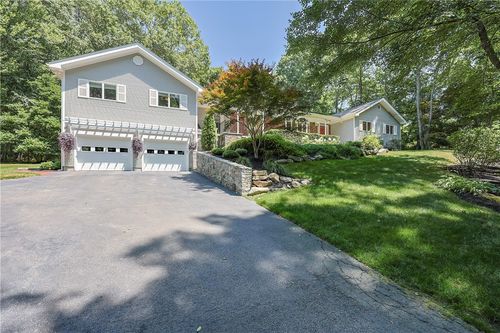 420 Chesnut Street, Seekonk, MA, 02771 | Card Image