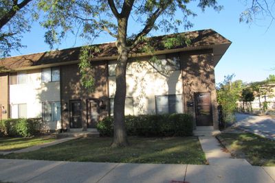 7777 N 60th Street, Condo with 2 bedrooms, 1 bathrooms and null parking in MILWAUKEE WI | Image 1