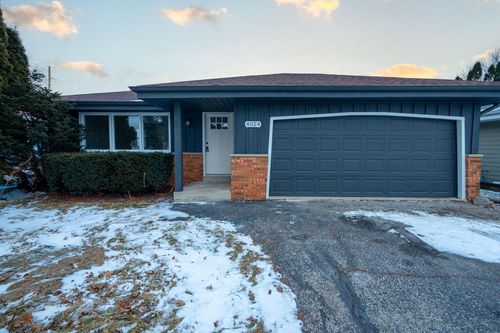 4024 S 92nd Street, Greenfield, WI, 53228 | Card Image