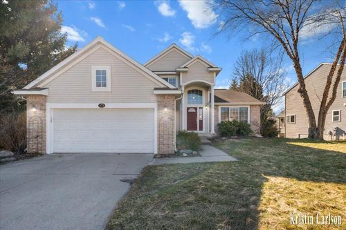 975 Dogwood Meadows Dr Se, Ada, MI, 49301-9439 | Card Image