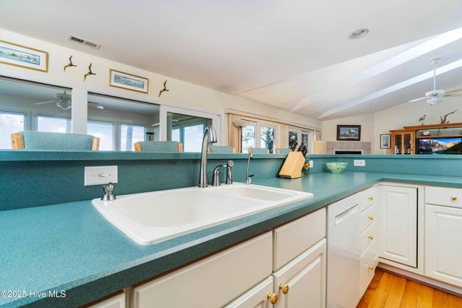6042 Dolphin Rd, House other with 3 bedrooms, 2 bathrooms and 2 parking in Oriental NC | Image 21