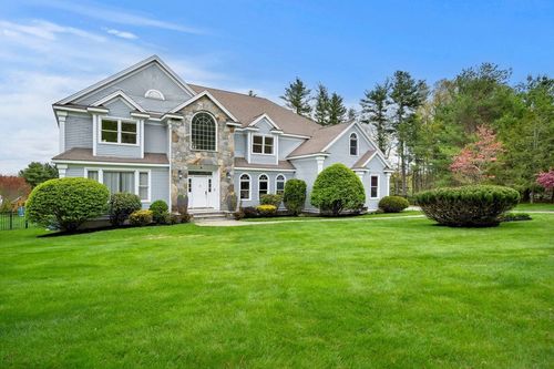 8 Hitchcock Farm Rd, Andover, MA, 01810 | Card Image