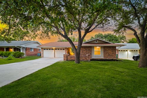 3219 Quakertown Dr, San Antonio, TX, 78230-3333 | Card Image