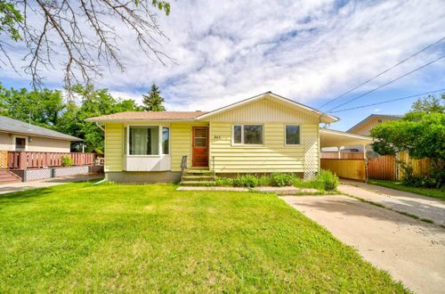 461 Main St, Pincher Creek, AB, T0K1W0 | Card Image