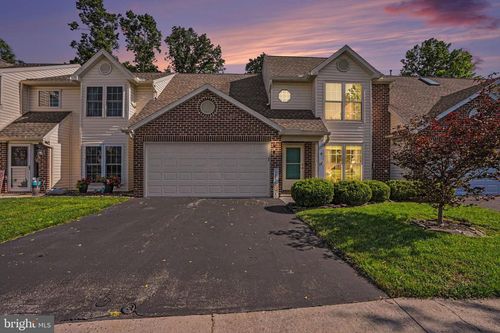 5 Windcroft Ct, CARLISLE, PA, 17015-7656 | Card Image
