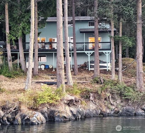497 Chinook Way, Center Island, WA, 98261 | Card Image
