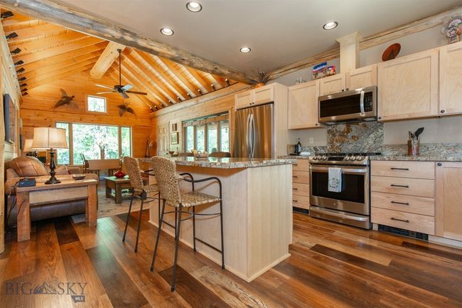 main cabin | Image 5