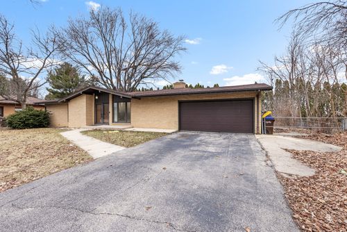 1303 Campus Hills Blvd, Rockford, IL, 61103-1606 | Card Image
