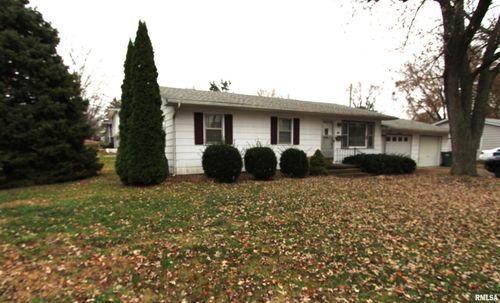 415 N 12th St Street, Clinton, IA, 52732 | Card Image