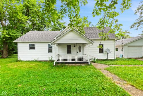 314 W Wall St, Advance, IN, 46102-9400 | Card Image