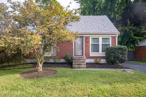 9213 Wendell Way, Jeffersontown, KY, 40299-1637 | Card Image