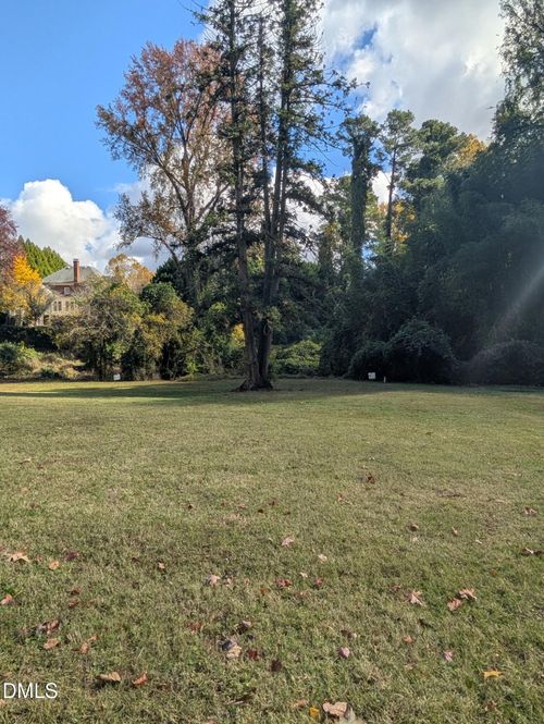 2704 Manning Pl, Raleigh, NC, 27608-1152 | Card Image