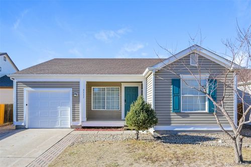 5117 Kittredge St, Denver, CO, 80239-5689 | Card Image