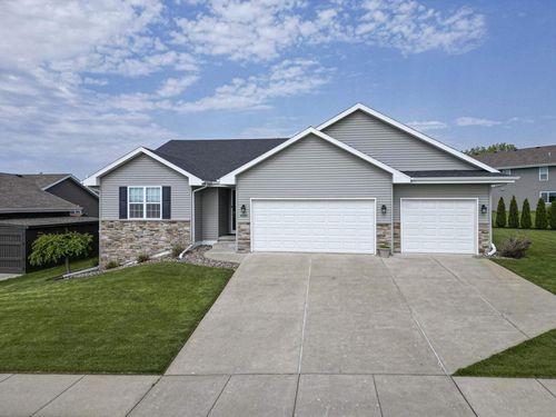 4939 Parkwood Dr, Milton, WI, 53563-8990 | Card Image