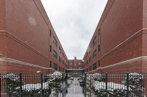 302-5748 N Winthrop Ave, Chicago, IL, 60660-4354 | Card Image